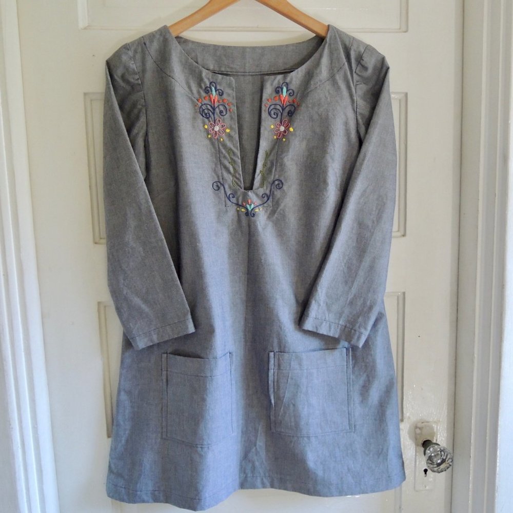 Blue Chambray Floral Embroidered Tunic Pockets M